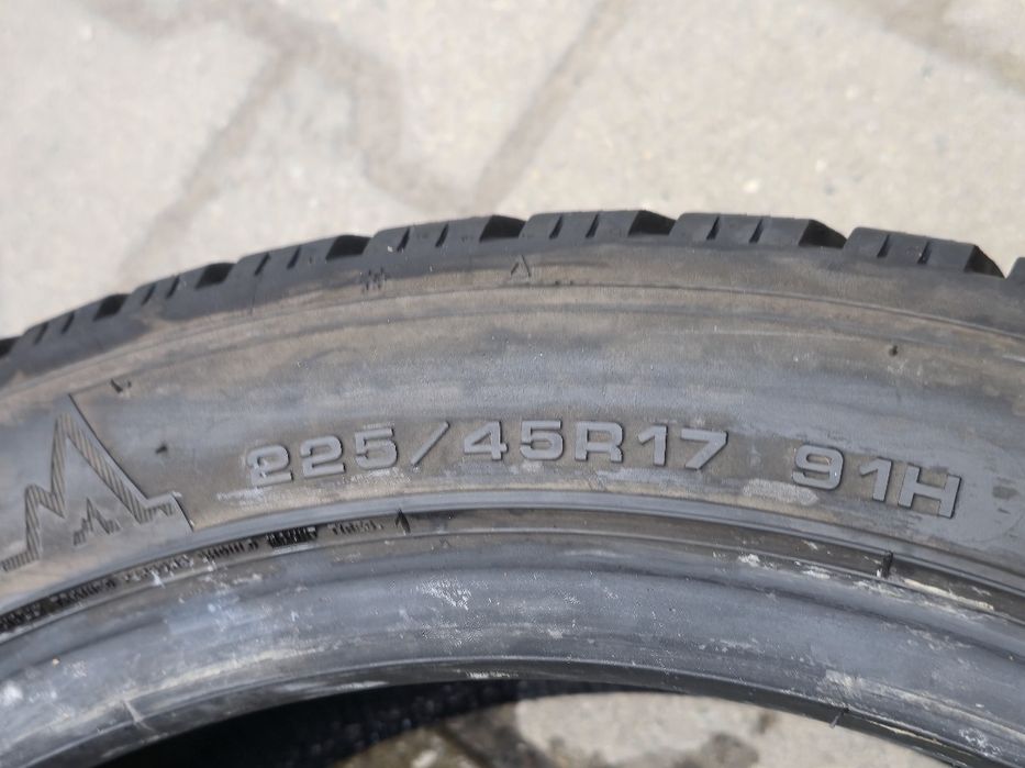 123 456  Dunlop.  .