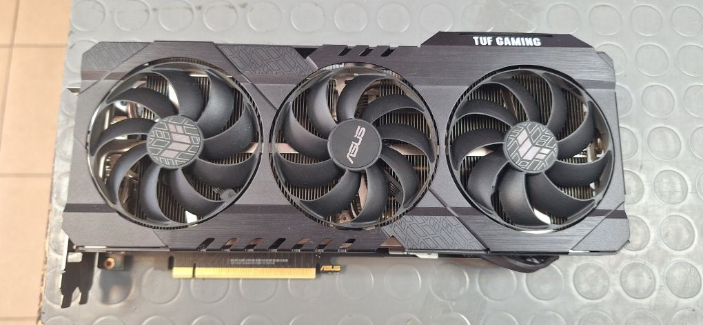 Продавам видеокарти RTX 3070, 3090 за части или ремонт