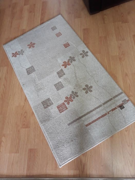 Covor lungime 260 lățime160 traversă lungime 80 lățime 60.