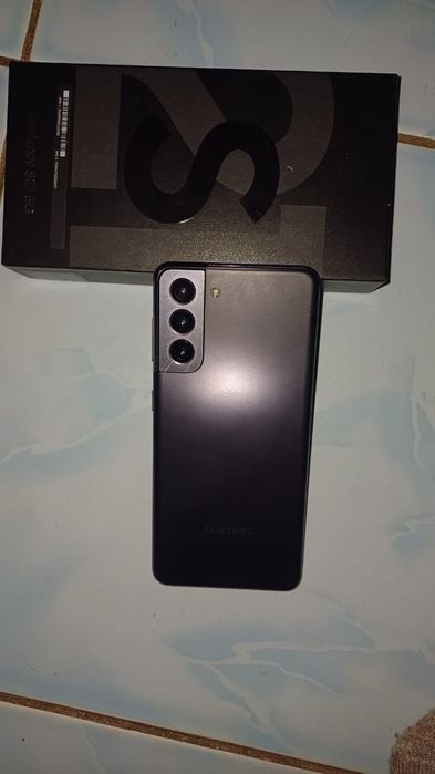 Samsung S21 5G Обменяю или продам