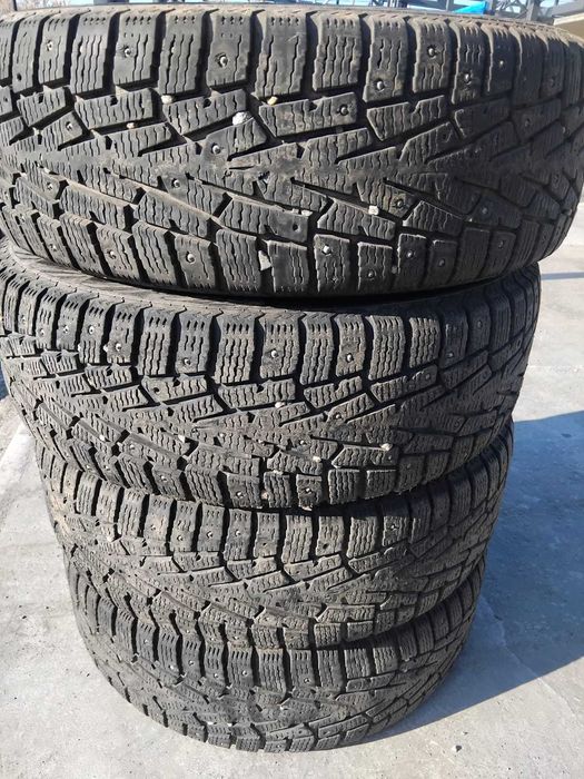 Продам шины зима 205/60 R16
