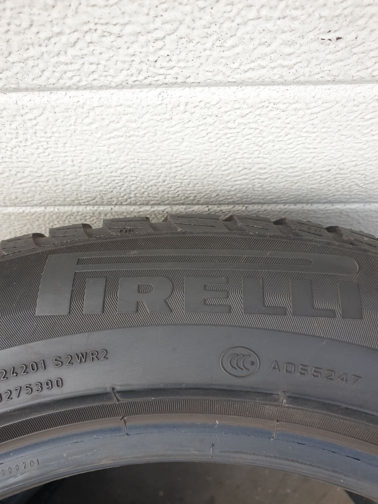 Зимни гуми 2 броя PIRELLI SotoZero3 205 60 R17 дот 3819