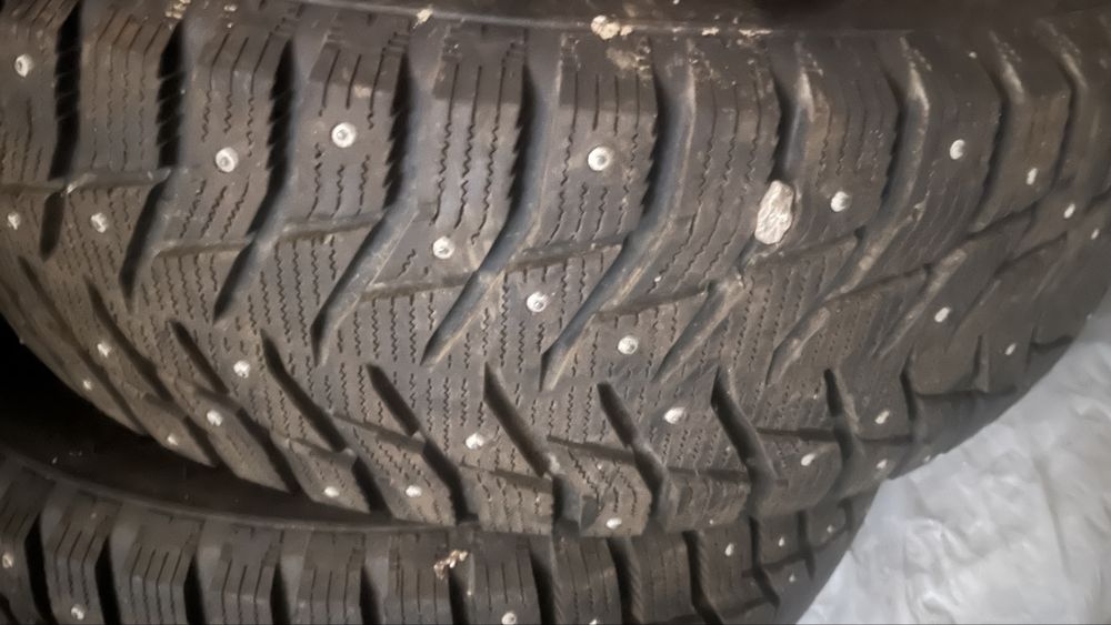 Продам новую резину на 16