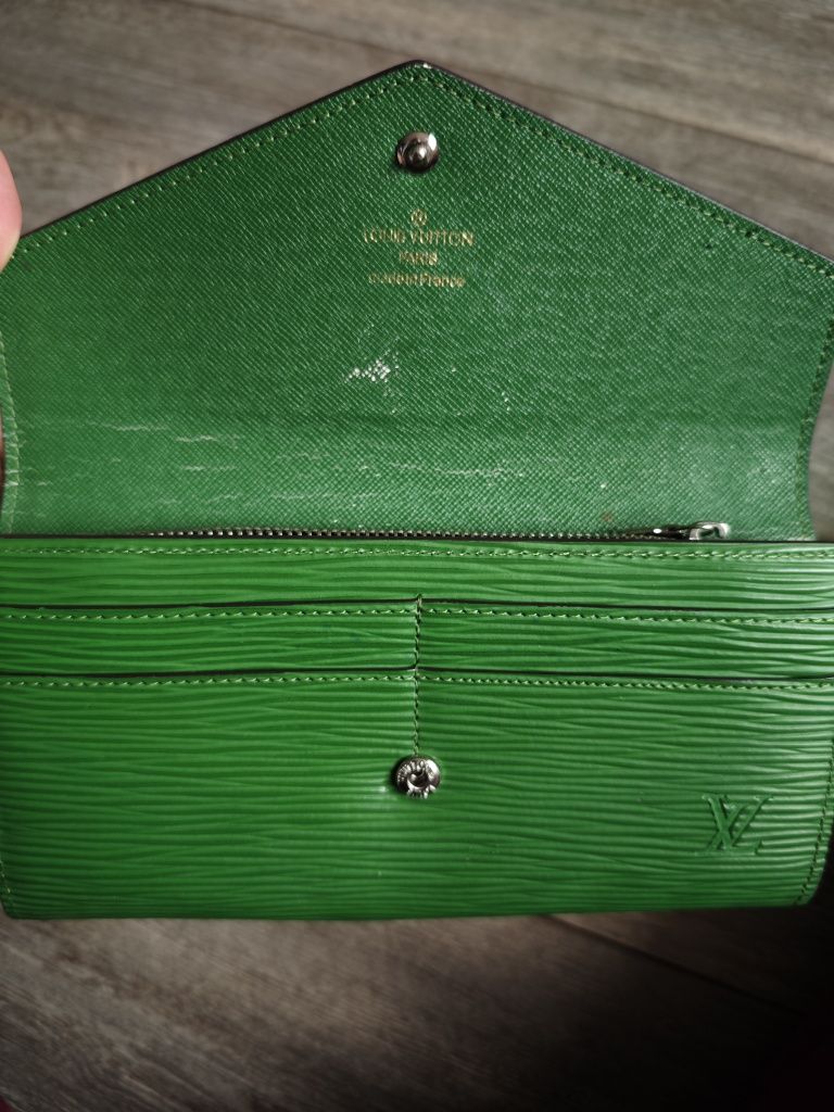 Винтидж Дамски портфейл Louis Vuitton Epi Green Sarah Wallet