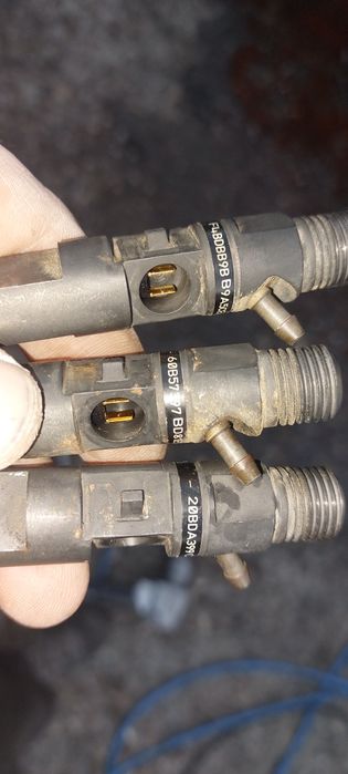 Injectoare logan 2009 euro 4 1.5 dci