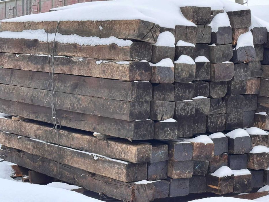 Шпала деревянная