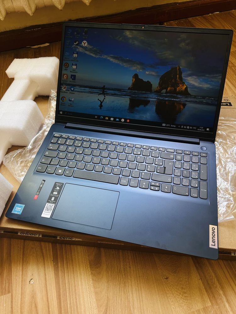 Lenovo yangi turibdi srochni sotiladi narxi arzon