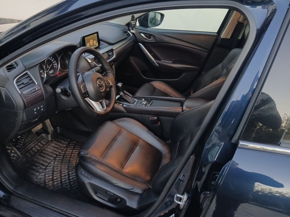 Mazda 6 Revolution Top