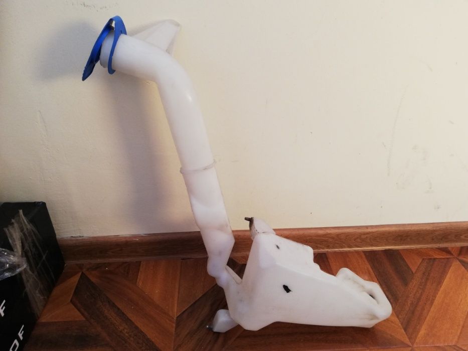 Vas spalator parbriz VW Polo 9N