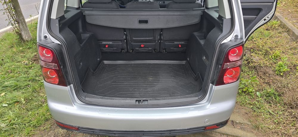 Vând vw touran 1.9 tdi