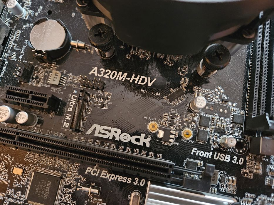 Kit PC AM4 AMD Ryzen 5 2400G