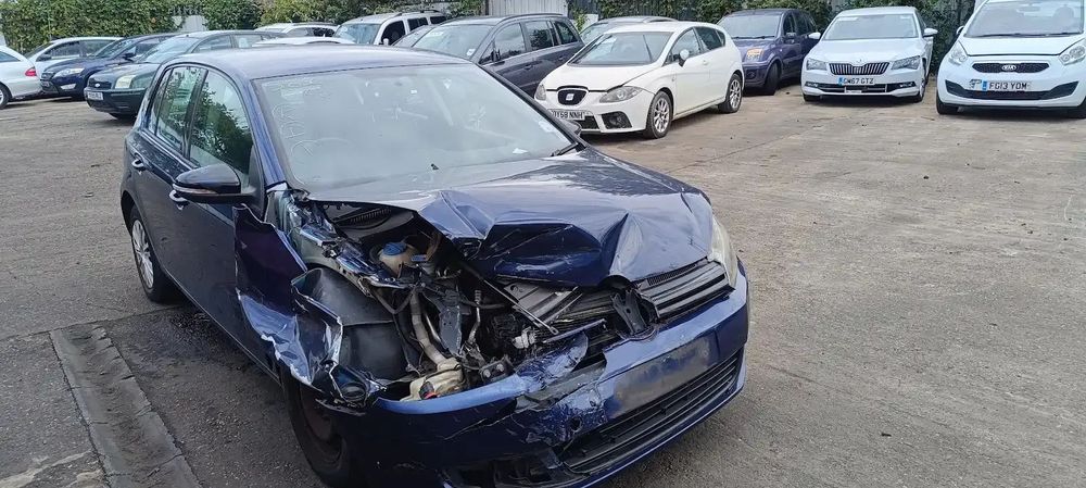 Dezmembrari / Dezmembrez Volkswagen Golf 6 (5K1) 1.6 TDI CAYB cutie viteze manuala cod culoare LD5Q