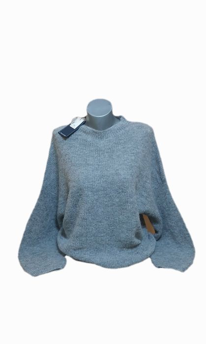 Нов пуловерJEAN PAUL. 33%kid Mohair. 33%вълна. размер XL.