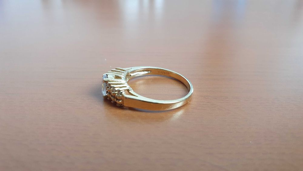 Златен пръстен 14K с 18 естествени диаманти , Подарък син сапфир