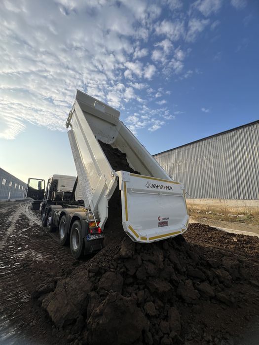 Inchiriez Bascula 8x4, 18mc. Buldozer. Pamant negru vegetal