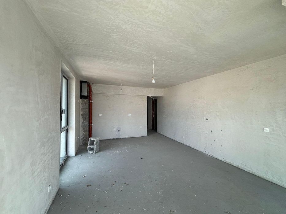 Тристаен,за продажба ,ж.к. Малинова долина