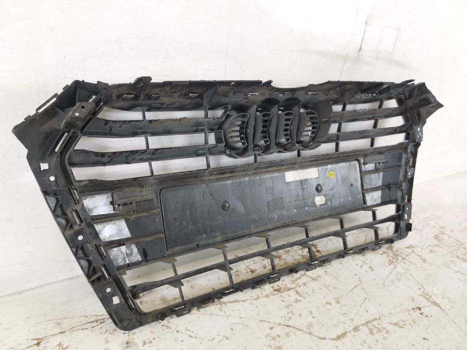 Радиаторна решетка Ауди А4 / Audi A4 Sedan [B9 8W] [ - ] Оригинална По