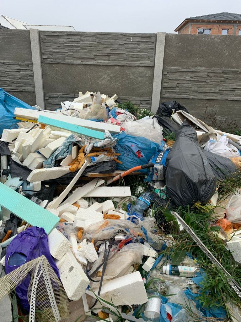 Ridic moloz saci Debarasare mobila apartamente  veche transport moloz