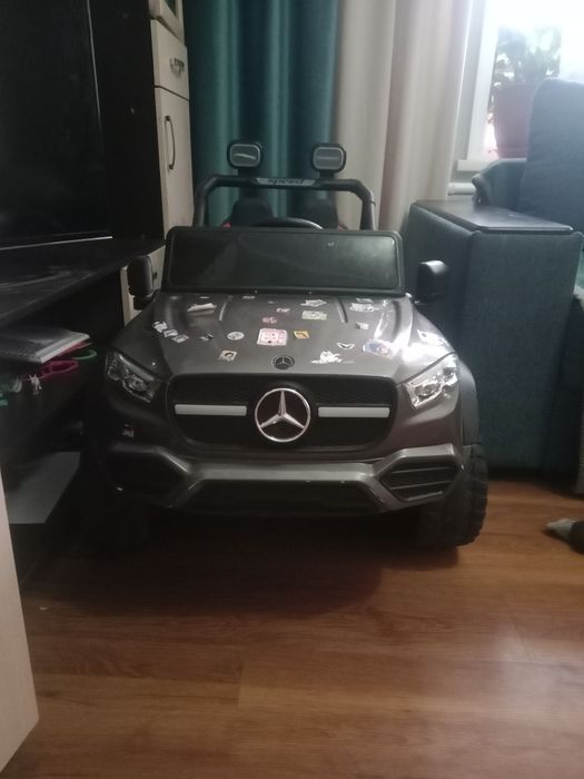 Детский автомобиль