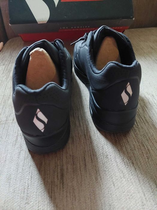 Маратонки Skechers Uno Soa