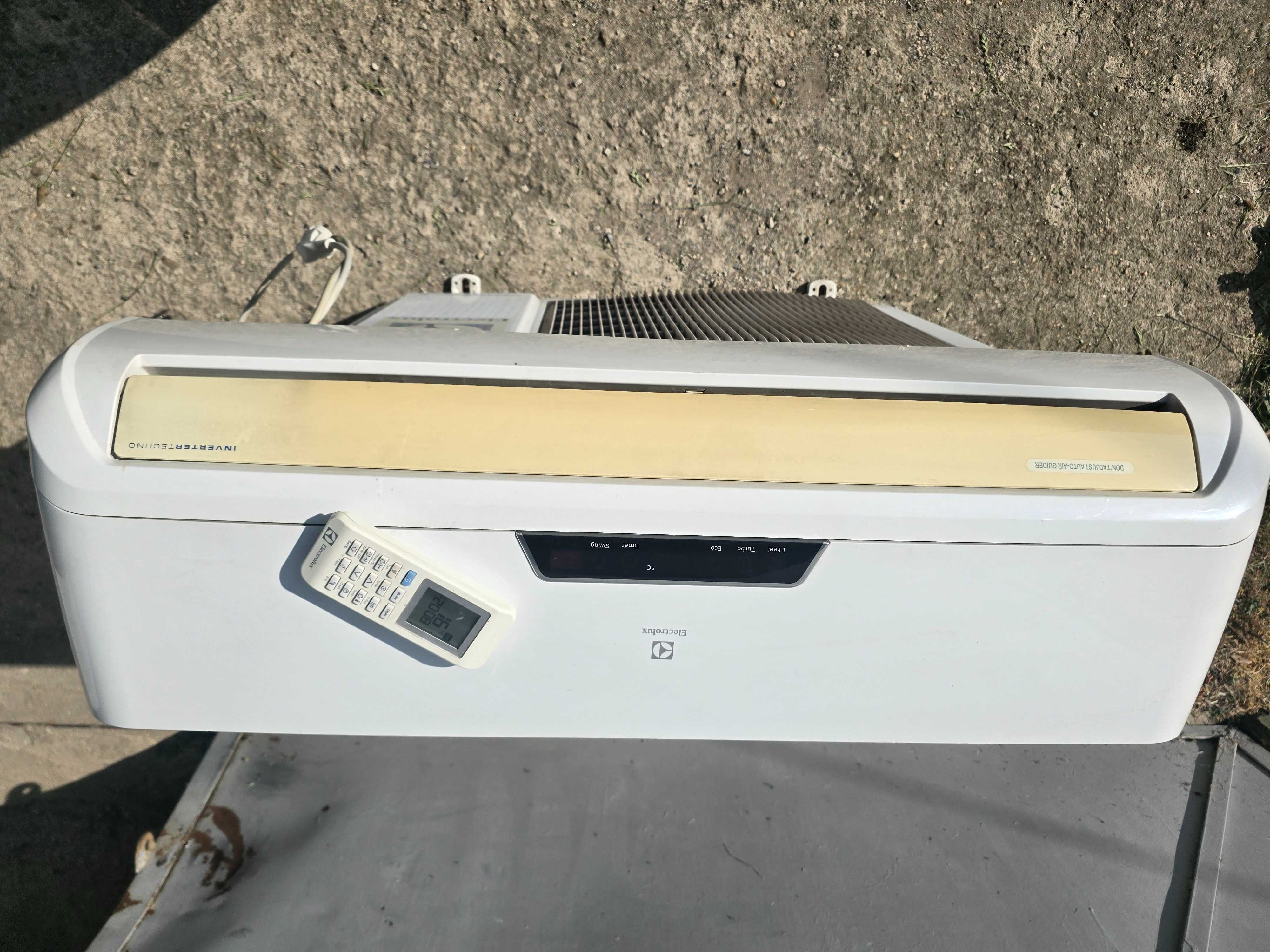 Продавам работещ климатик Electrolux