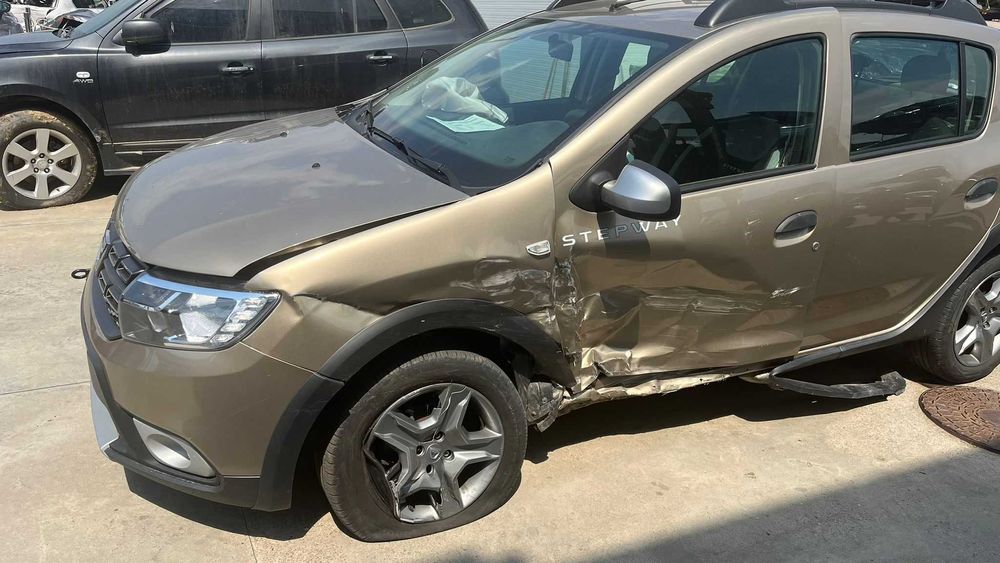 Dacia Sandero Stepway 1.0 TCe/GPL Original, 2020, 37.000 km, Avariat
