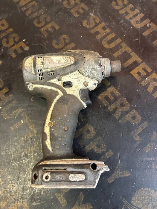 Тяло макита MAKITA 18 вилата литиеви батерии импактор винтоверт