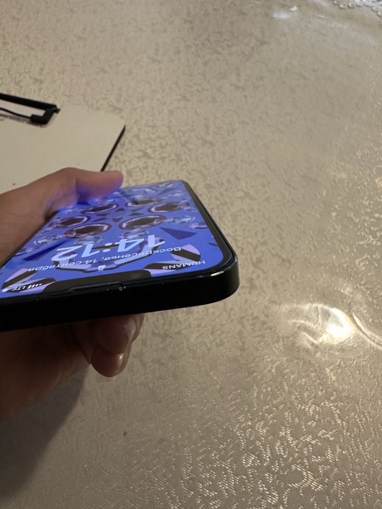 Iphone 13 sotiladi holati 10/8
