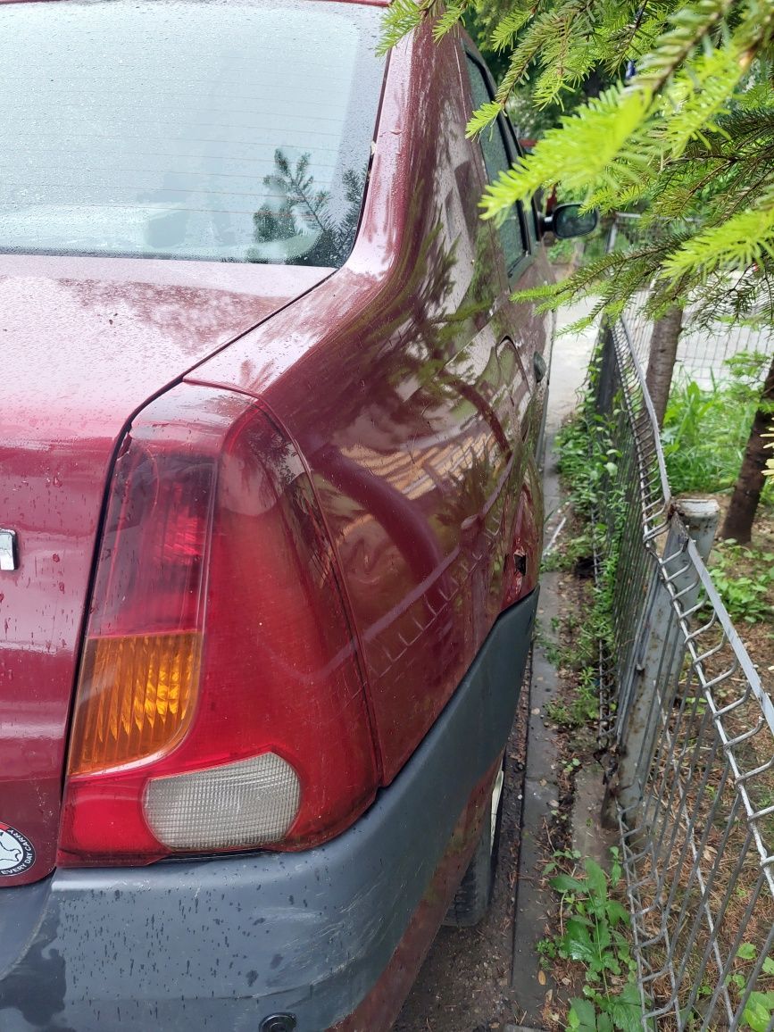 Dacia Logan, decembrie 2004, benzină, motor 1.6, AC, dotări