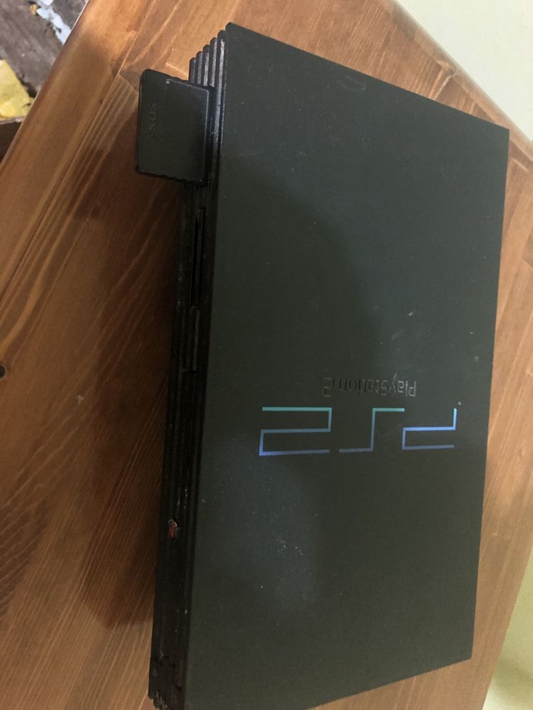 Vand ps 2 plus console si jocuri de ps2 sau dvd