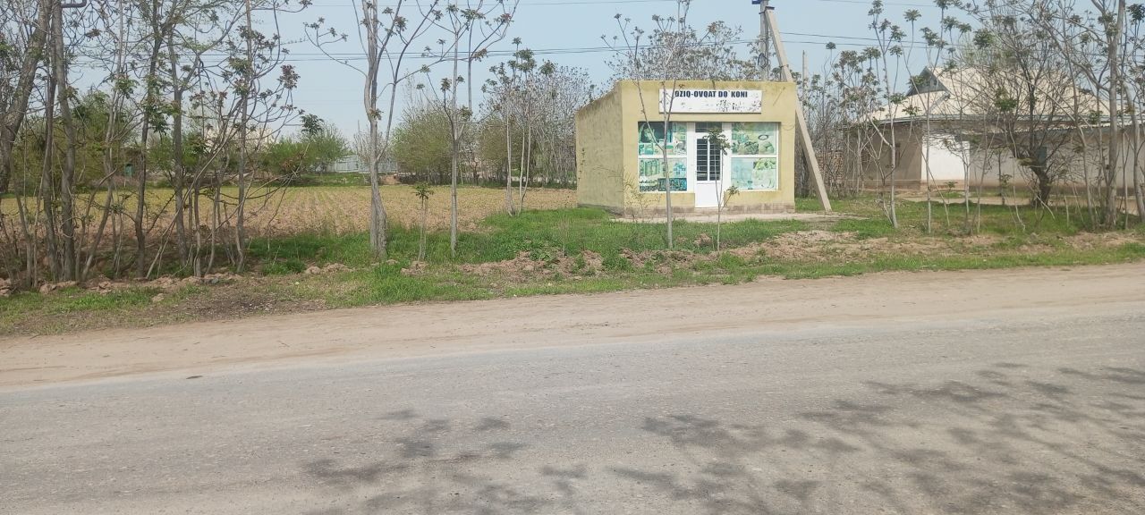 Yer sotiladi do'koni bilan