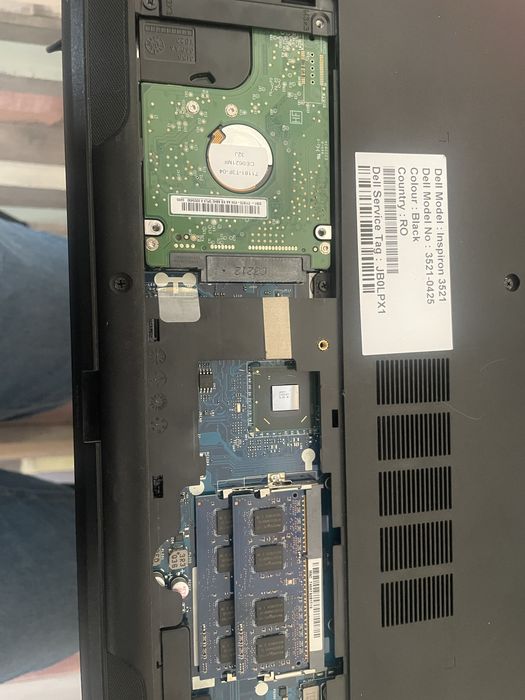 Laptop Dell Inspiron 3521