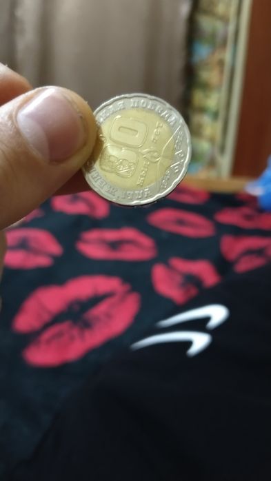 Момента 200 тенге