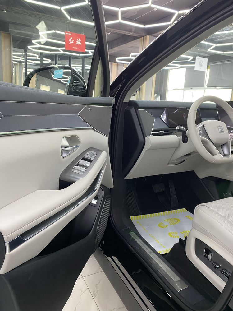 Byd Tang L  2025