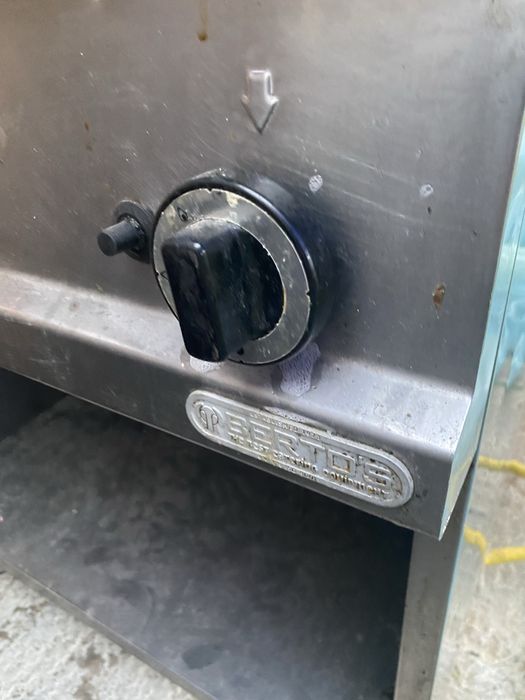 plita de gatit pe gaz cu cuptor Bertos