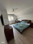 Apartament generos de 3 camere la casa, 100 mp, parcare, zona semicent