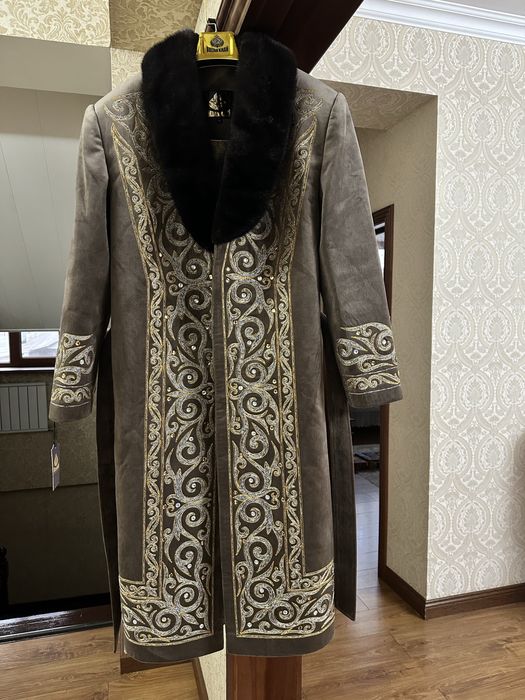 Шапан казахский в национальном стиле