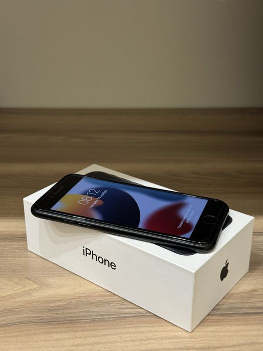 Продам iPhone 7 в идеальном состояний