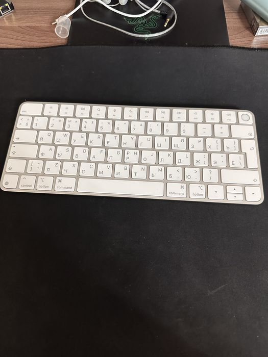 magic keyboard with touch id usb-c