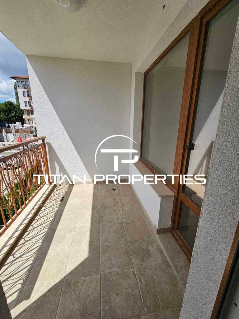 Продава се Двустаен апартамент в к.к. Св.Св. Константин и Елена - 73 кв.м за 2096 €/кв.м - Снимка #5