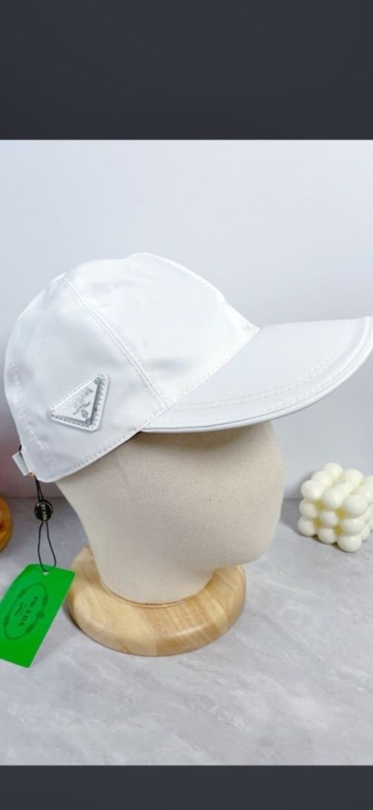 Șapcă Prada model 2025, 7 modele
