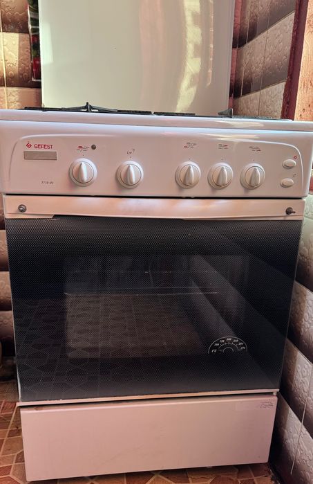 Продам газовую плиту