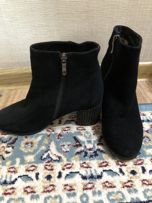 Продам сароги зимние женские