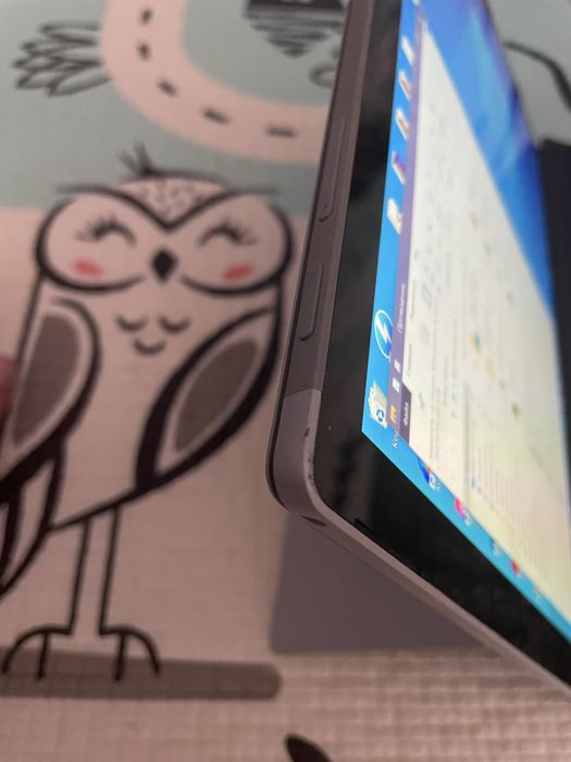 Microsoft Surface 5 (m3, 128GB, 4GB RAM)