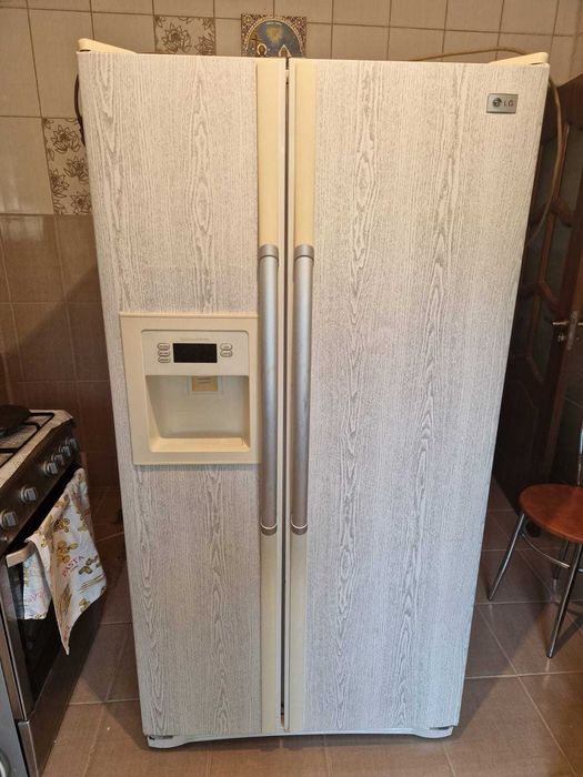 Vand super frigider de calitate funcționează 10 din 10 ful face gheata