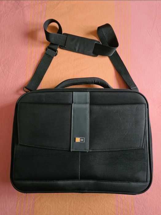 Geanta laptop Case Logic