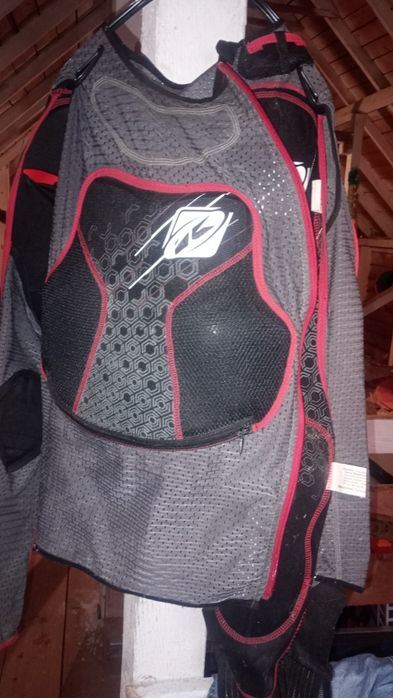 Vând echipament Enduro