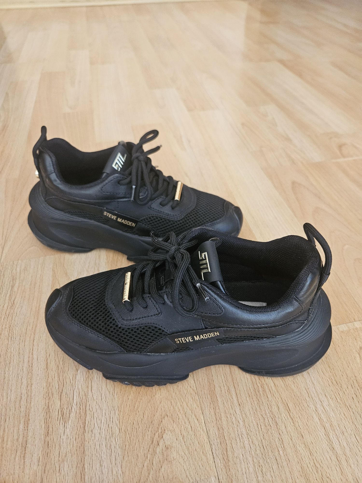 Steve Madden Bellissimo маратонки
