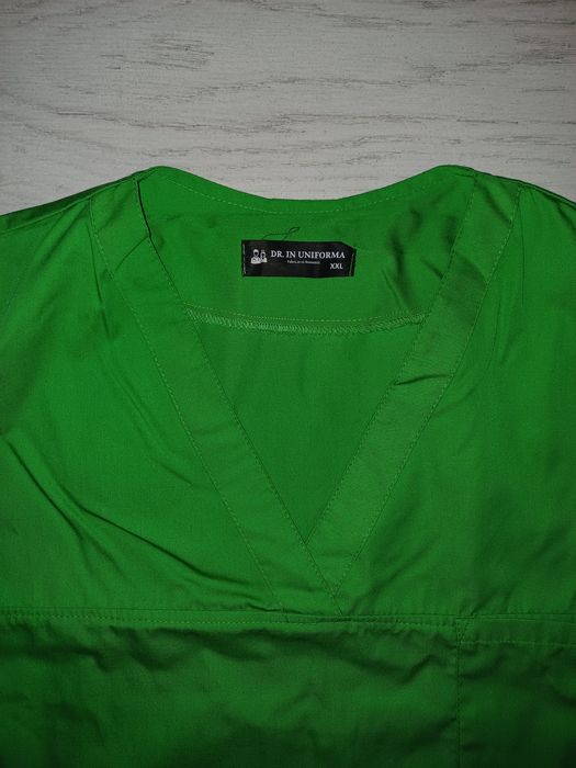 Vand uniforma medicala de dama