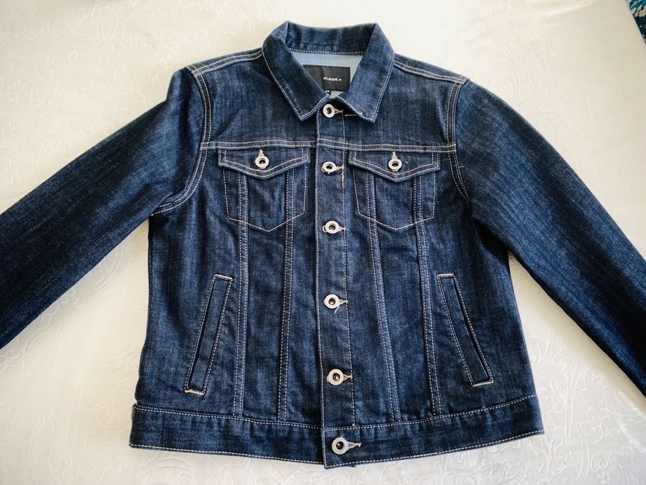 Фирменная джинсовая куртка на мальчика 10-12 лет  отл состоянии!
